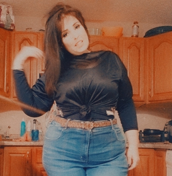 Meet your Posher, Rachel - Picture 3 of 16